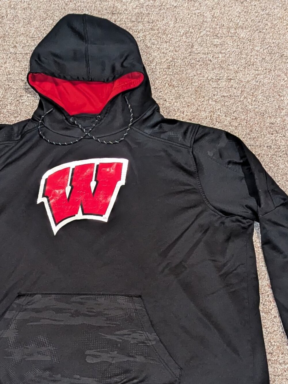 Fanatics Wisconsin Badgers Defender Dot Faded Primary Pullover Hoodie